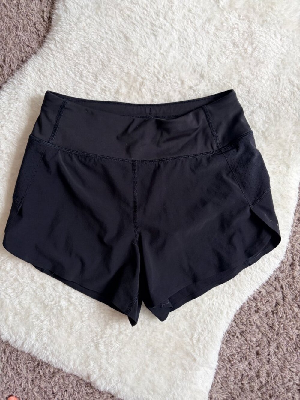 Athleta Run with it 3.5" running shorts, black, Size XXS